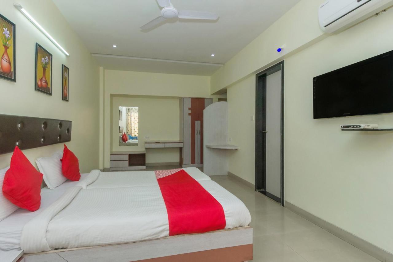 Flagship 4387 Hotel Theem Plaaza Нашик Екстер'єр фото